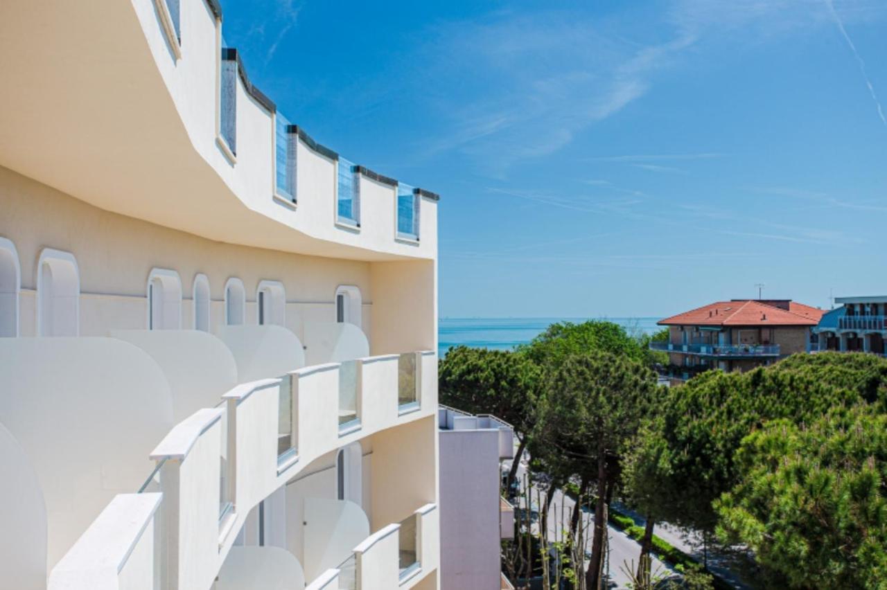 Hotel Schiller Cervia Exterior photo
