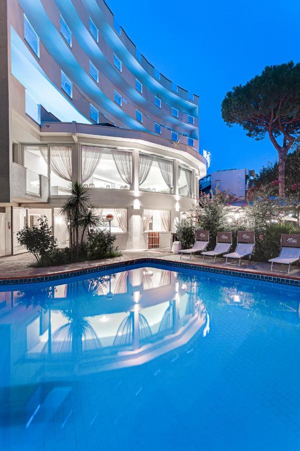 Hotel Schiller Cervia Exterior photo