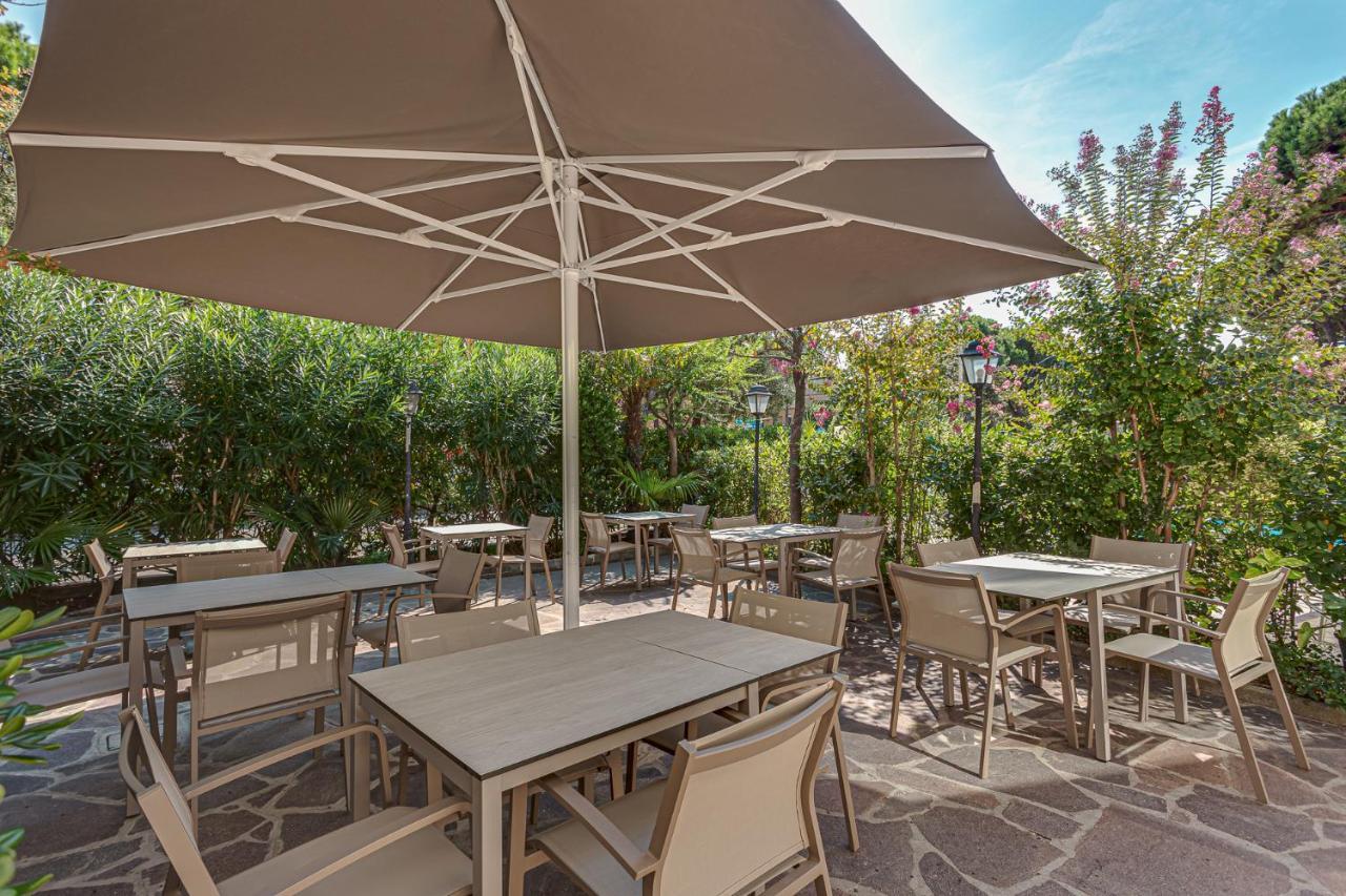 Hotel Schiller Cervia Exterior photo