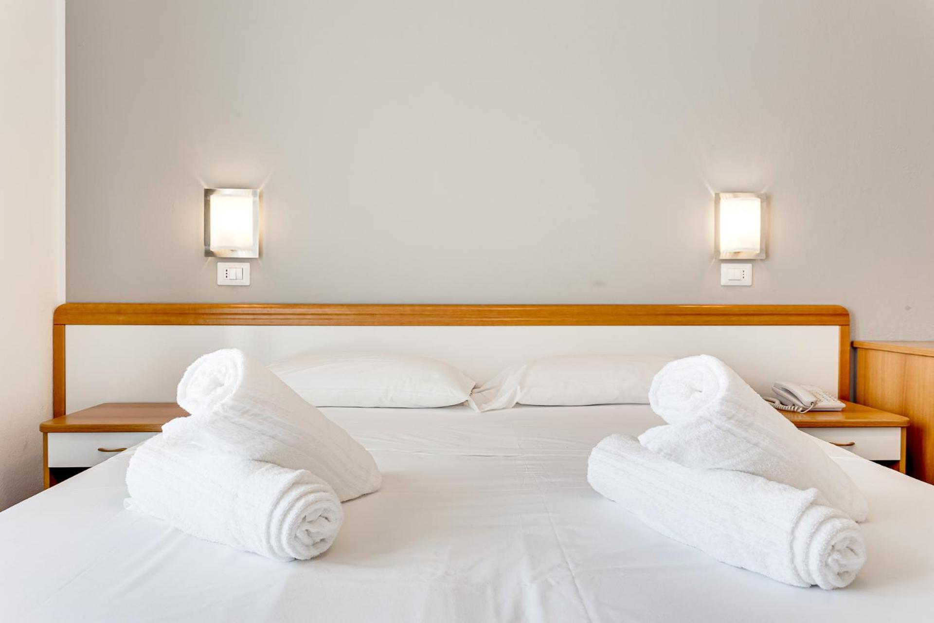 Hotel Schiller Cervia Exterior photo
