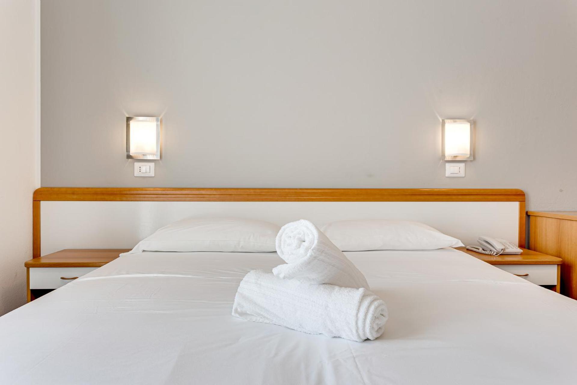 Hotel Schiller Cervia Exterior photo