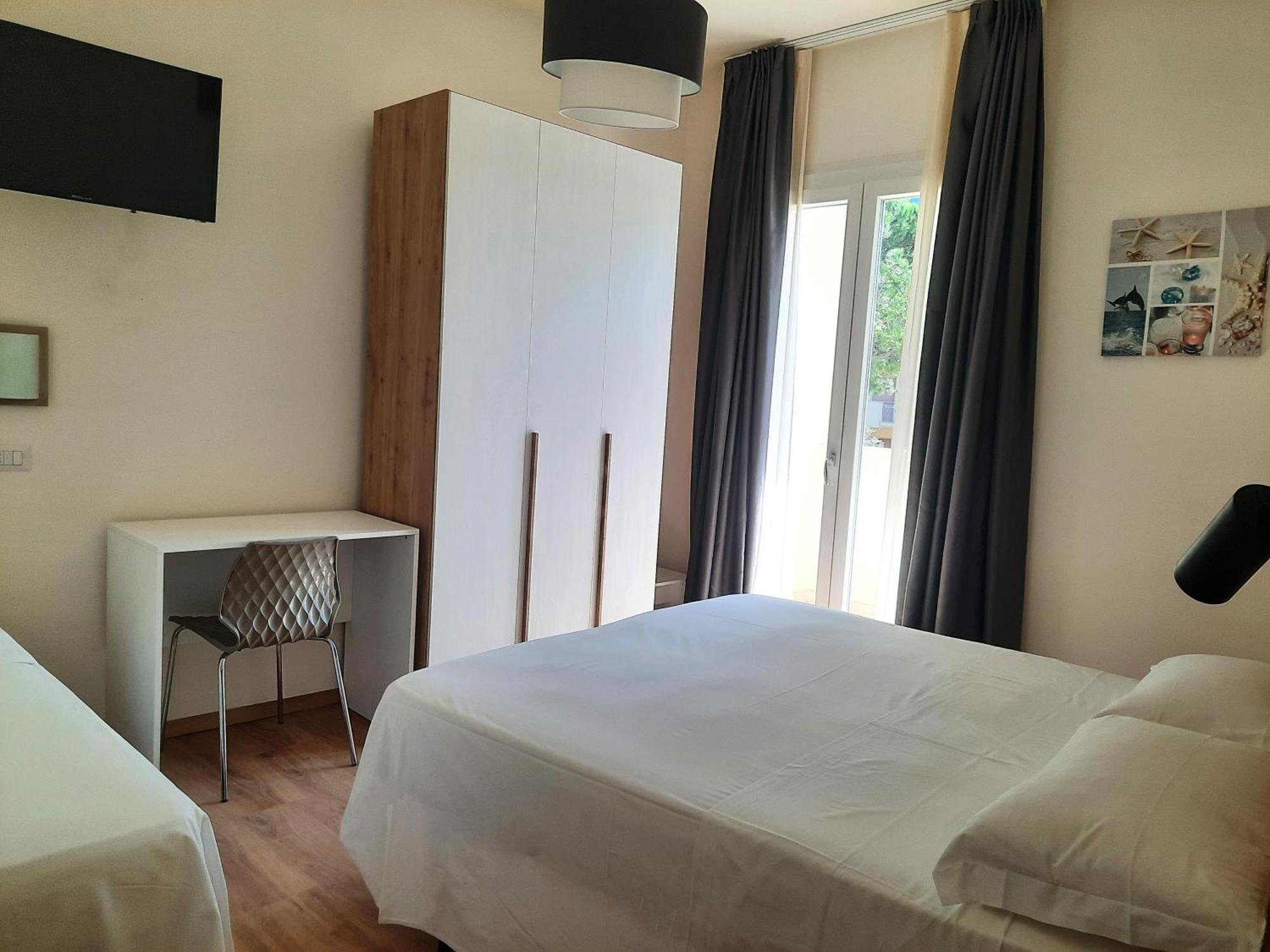 Hotel Schiller Cervia Exterior photo