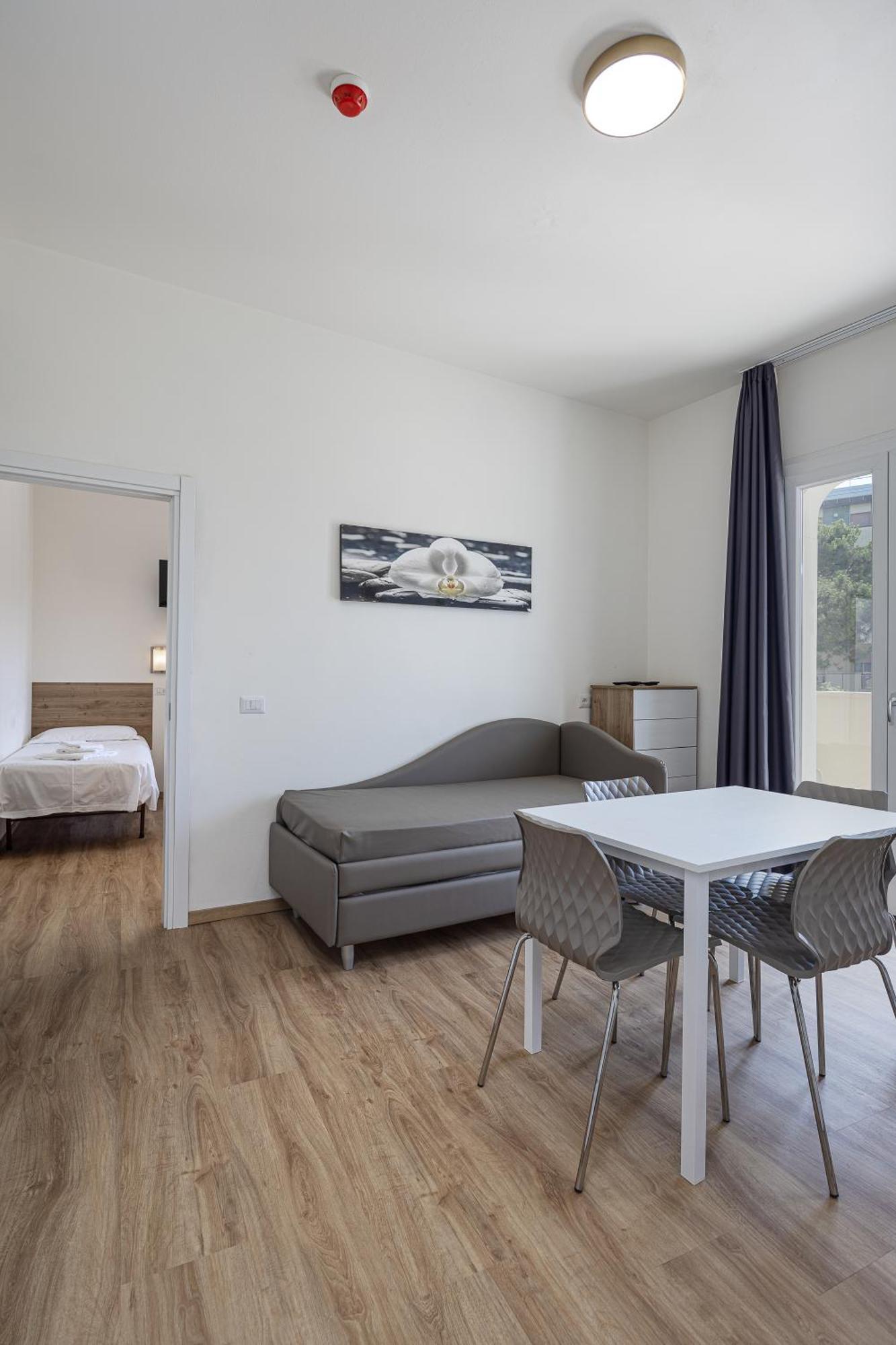 Hotel Schiller Cervia Exterior photo