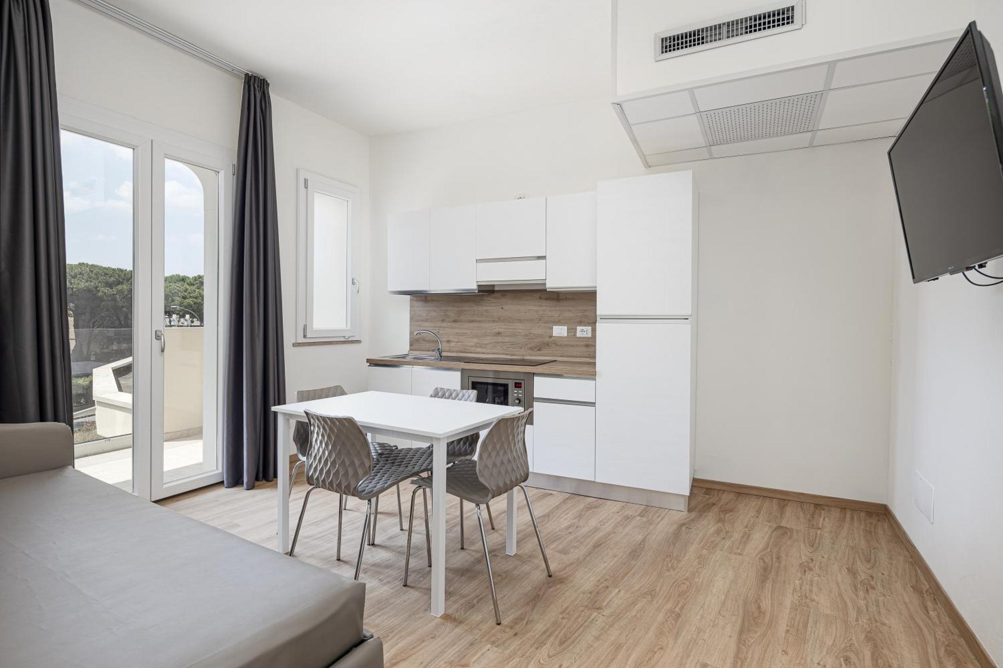 Hotel Schiller Cervia Exterior photo