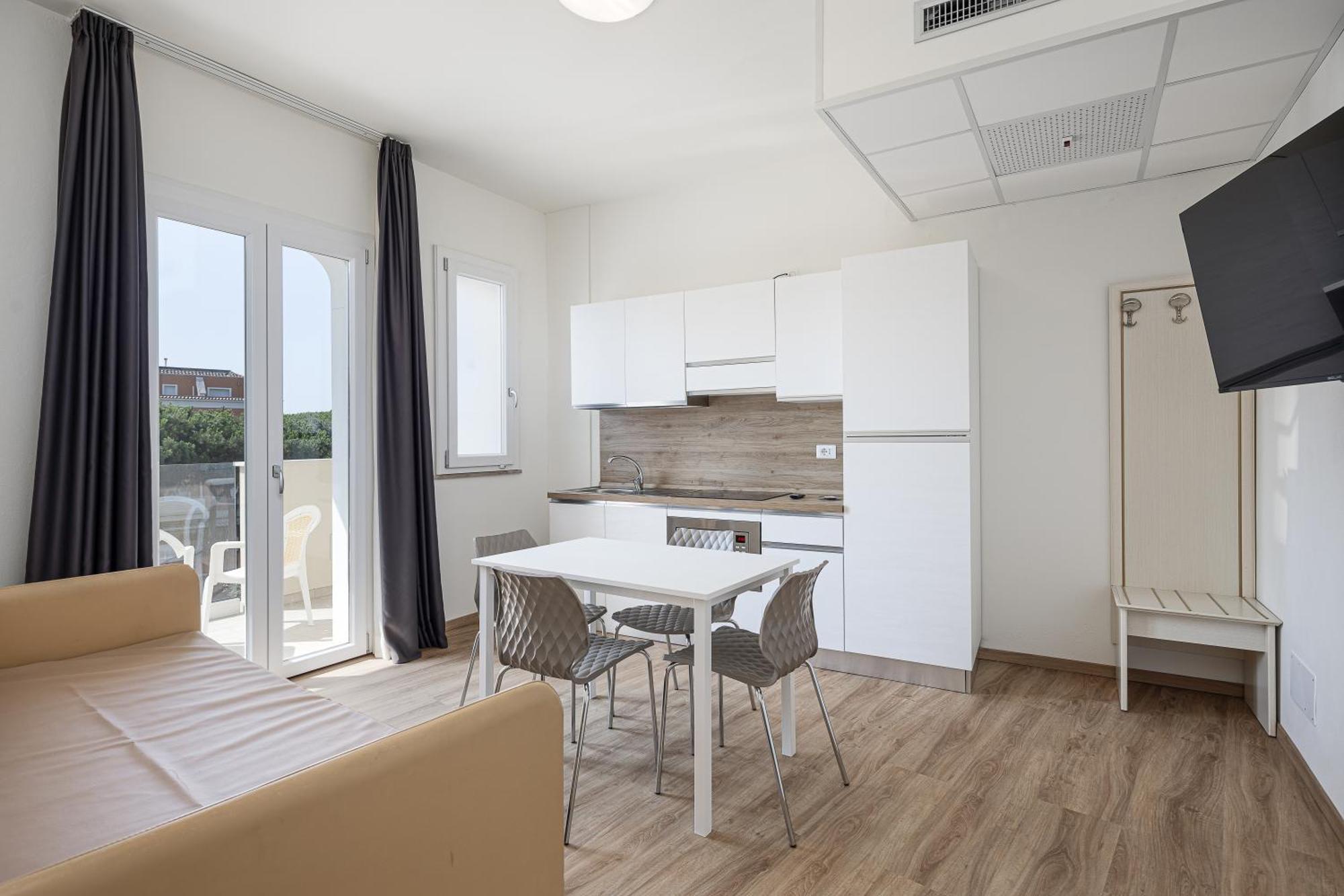Hotel Schiller Cervia Exterior photo